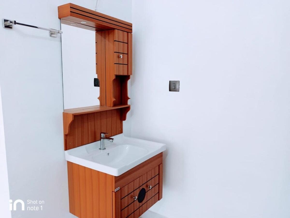 Elamkulam Penthouse - 3Bhk Ac With Kitchen - Kochi Leilighet Chottanikara Eksteriør bilde